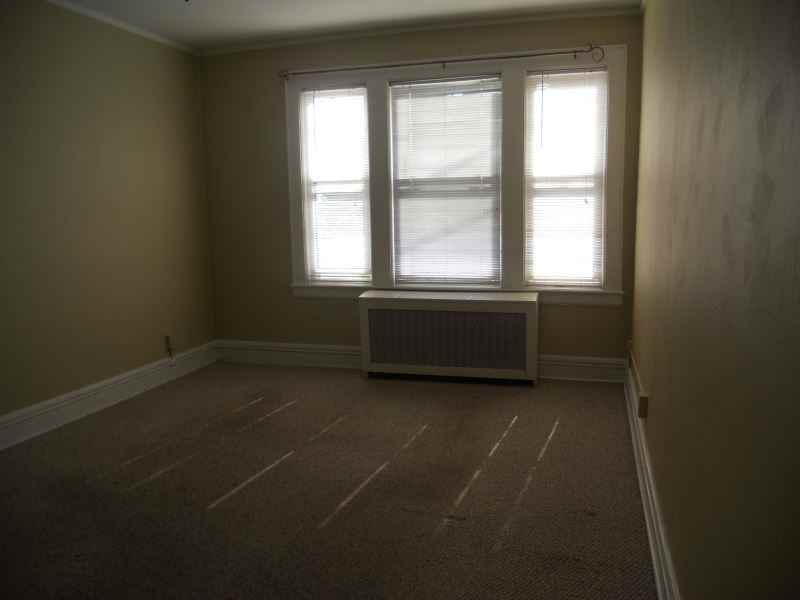 175 Pompton Ave #4 - Photo 2 of 9