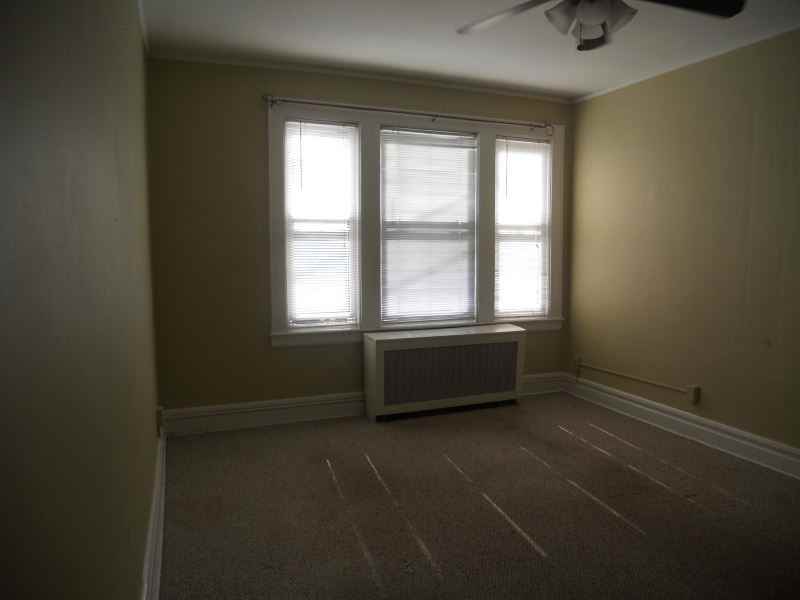 175 Pompton Ave #4 - Photo 3 of 9