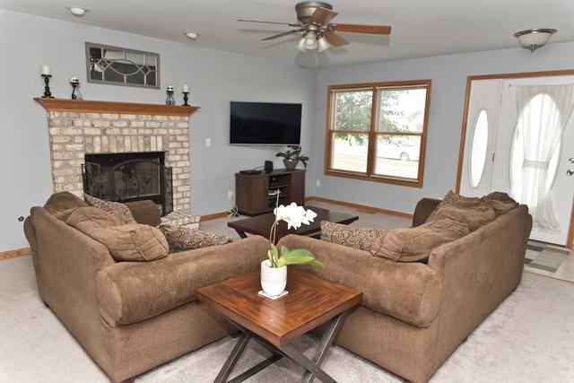 2152 Locust Rd - Photo 2 of 37