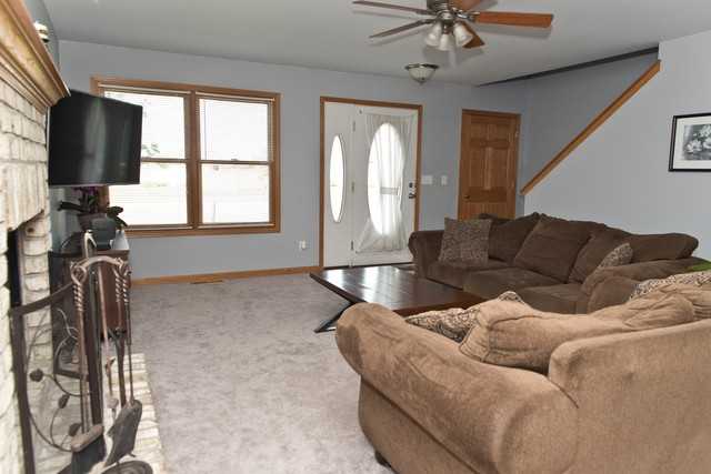 2152 Locust Rd - Photo 3 of 37