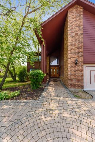 300 Thierry Ln - Photo 2 of 26