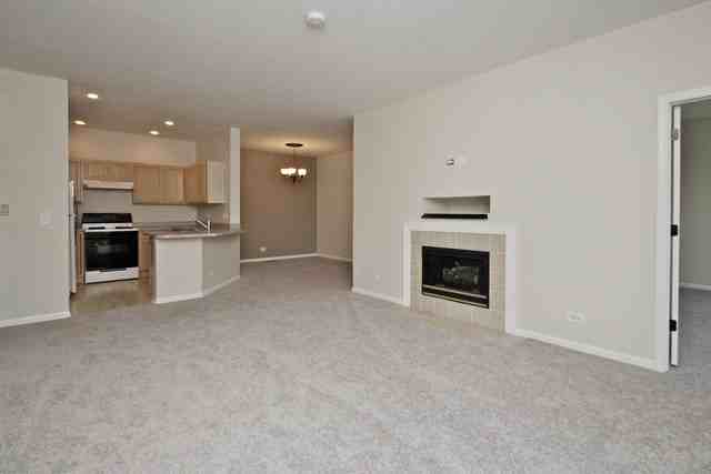 3299 Stratford Ct #2A - Photo 3 of 10