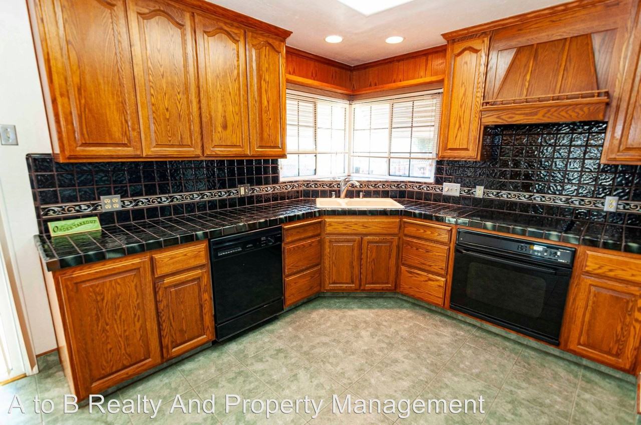 11265 Chula Vista Dr - Photo 2 of 24