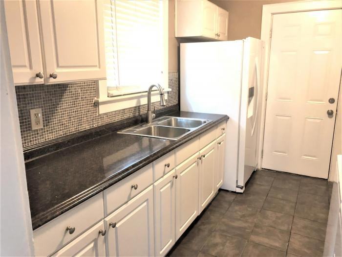 2640 Somme Ave - Photo 3 of 17