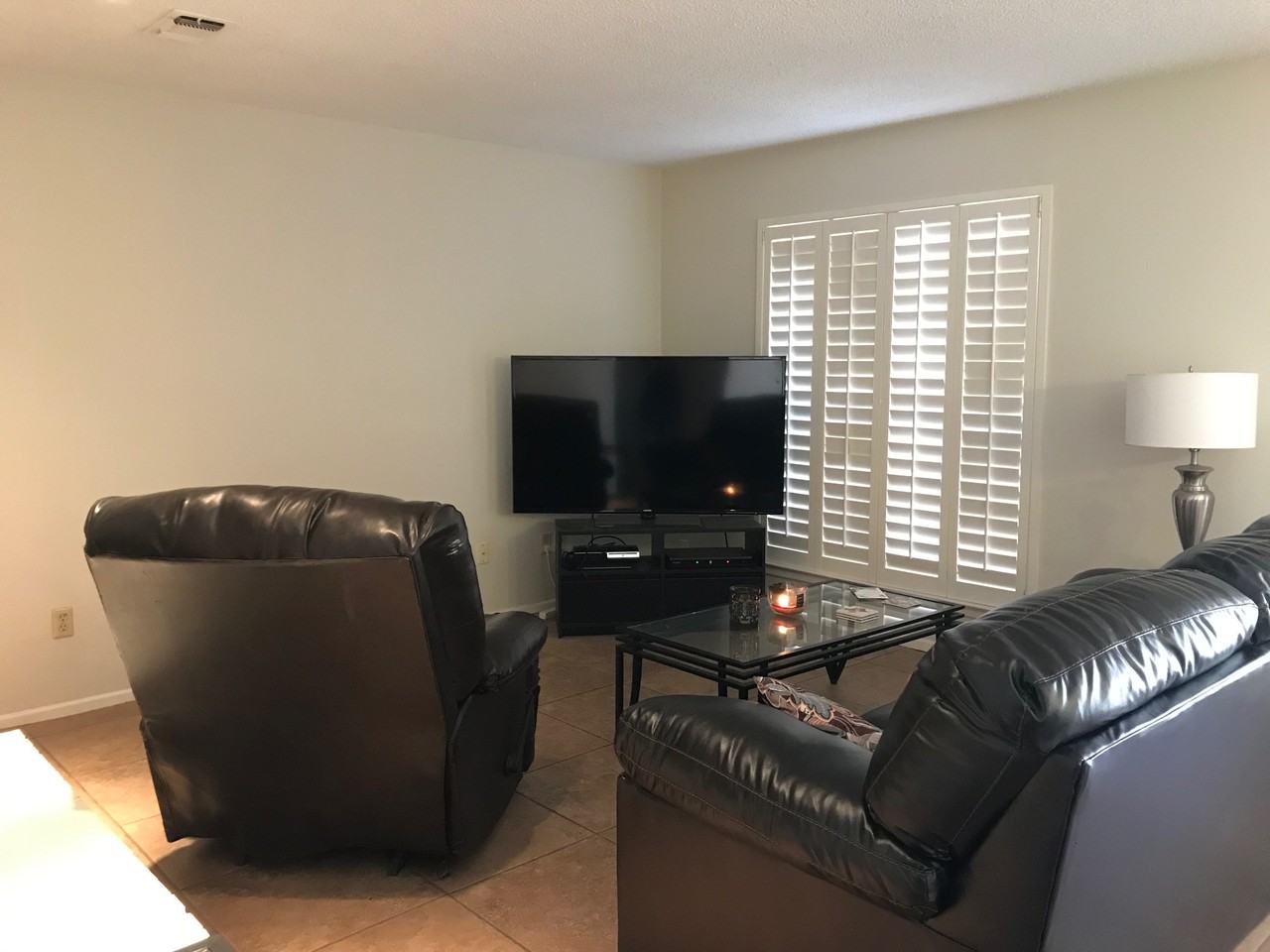 3242 Preston Dr - Photo 2 of 17