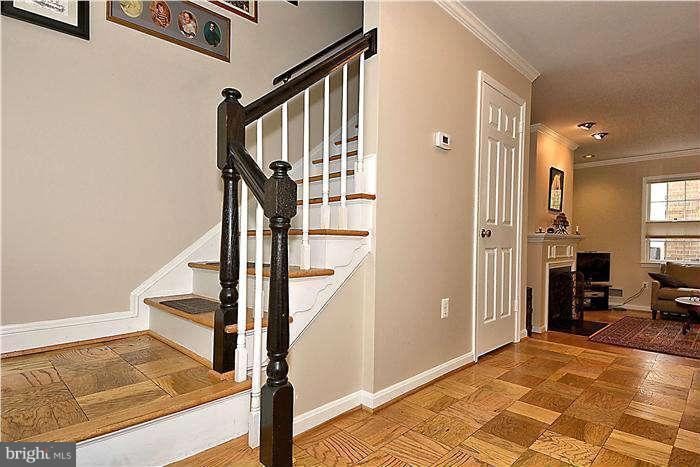 1015 N Pitt St - Photo 2 of 13