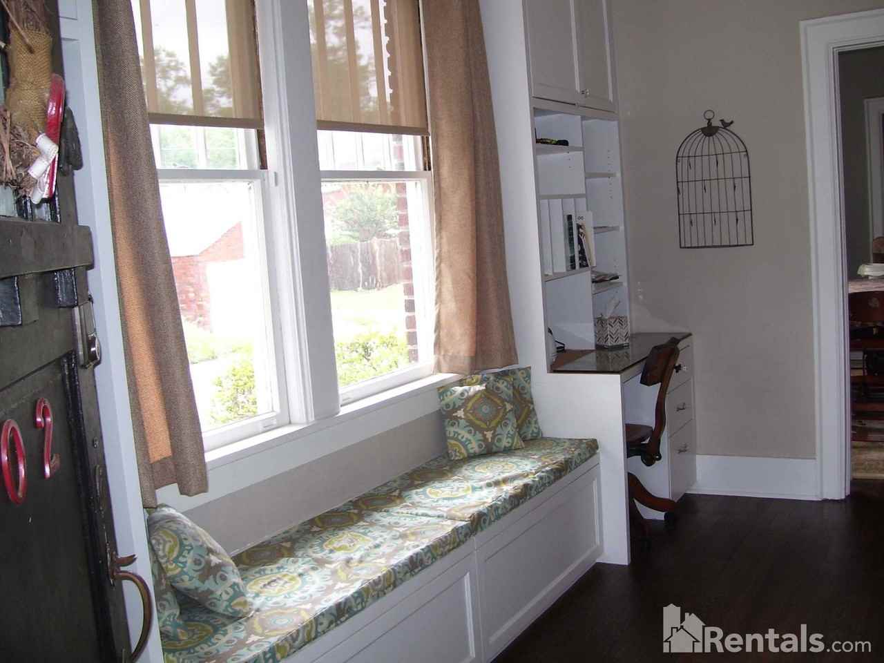 402 E 51st St - Photo 2 of 12