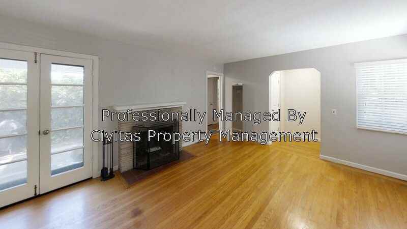 240 Fernando Ave - Photo 2 of 12