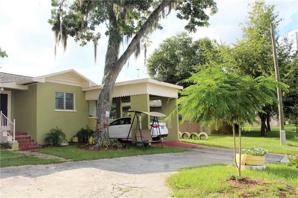 1040 Lakeshore Drive - Photo 2 of 24