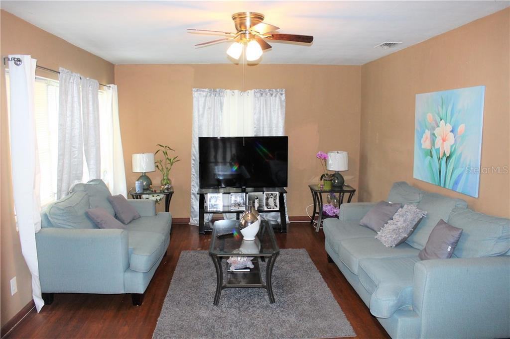 1040 Lakeshore Drive - Photo 3 of 24