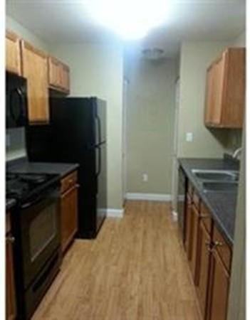 407 Katahdin Dr - Photo 3 of 6