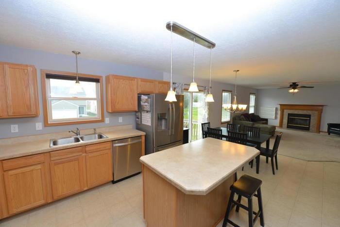 105 Kastlekove Dr - Photo 3 of 14