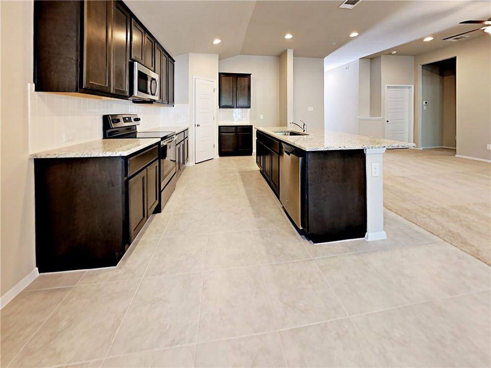 21709 Crystal Way - Photo 3 of 12