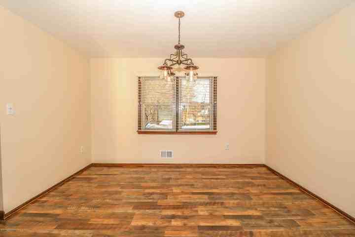 21 Seward Drive - Photo 3 of 10