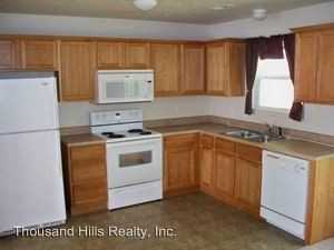 1029 Sleepy Hollow Rd - Photo 2 of 4