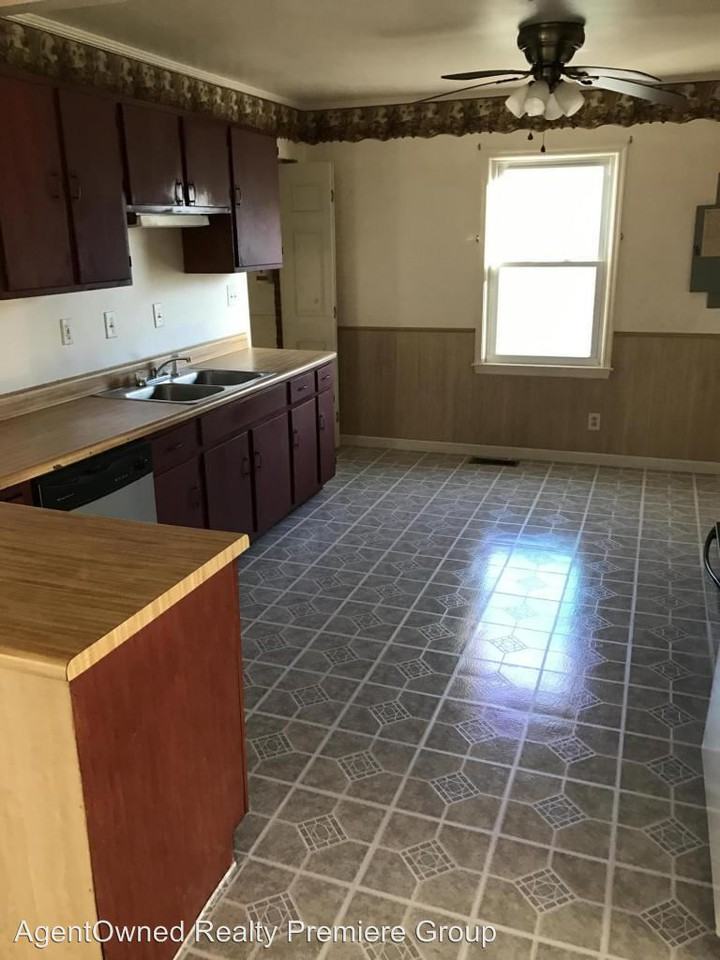 326 Annette Dr - Photo 2 of 6