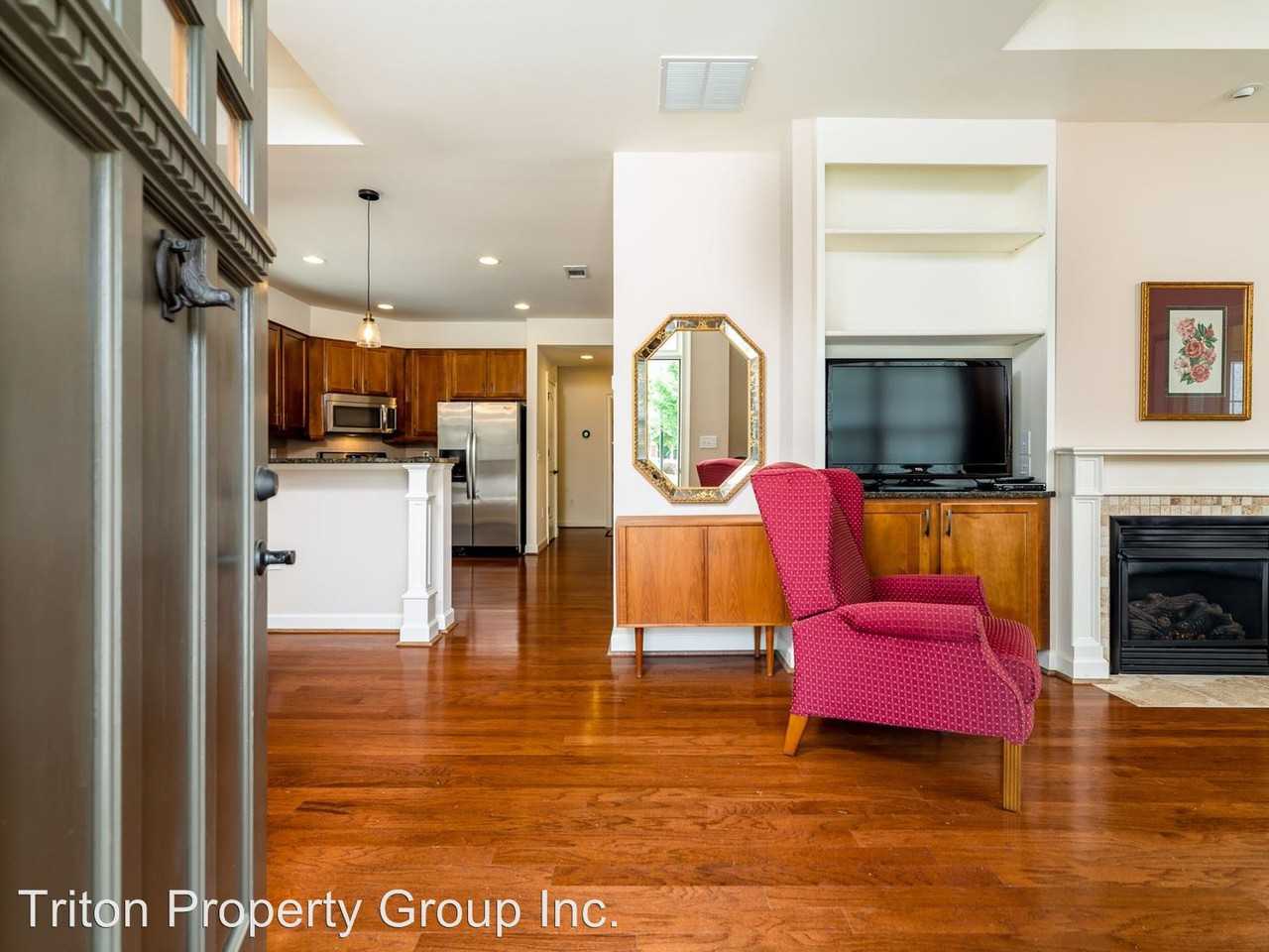 5352 Manor View Drive #11 - Photo 3 of 28