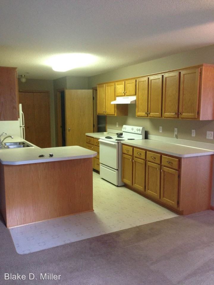 322 Creekside Dr - Photo 3 of 8