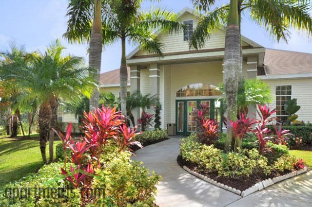 College Park Apartments - Photo 3 of 22