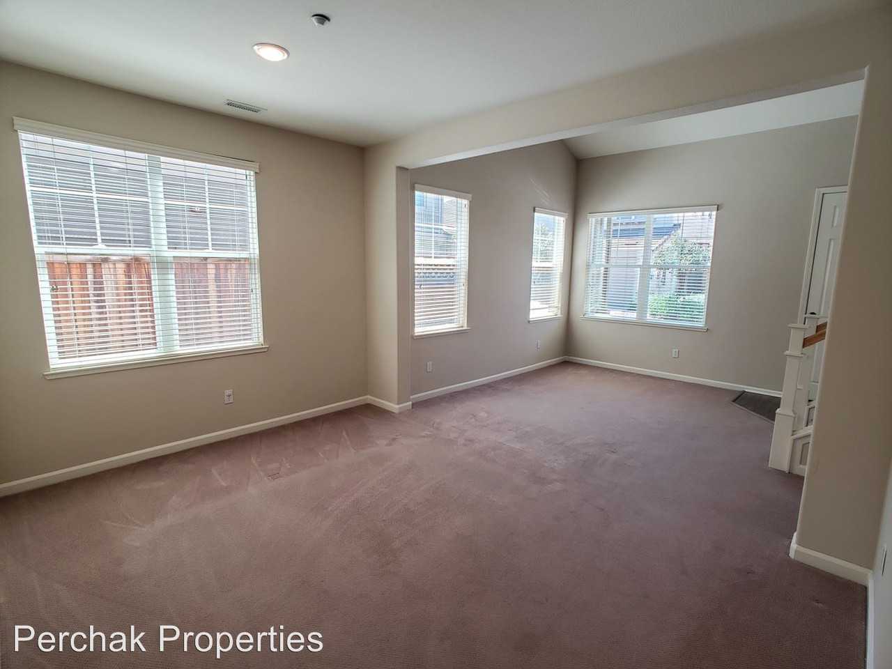 465 Blue Flax Ct - Photo 3 of 13