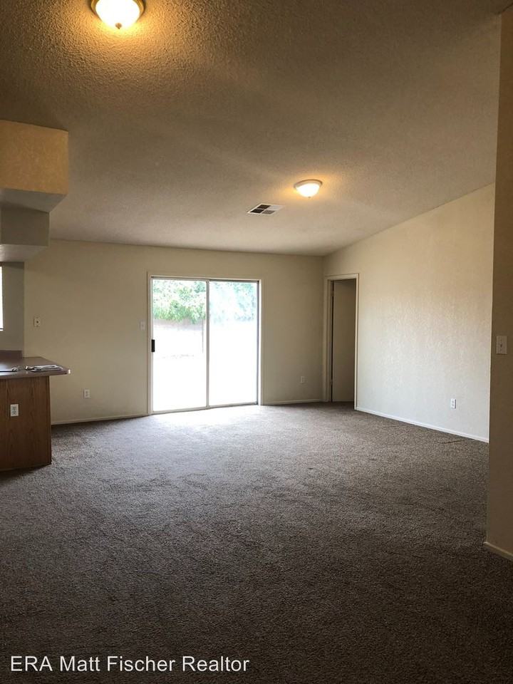 2681 S 32nd Ave - Photo 3 of 13