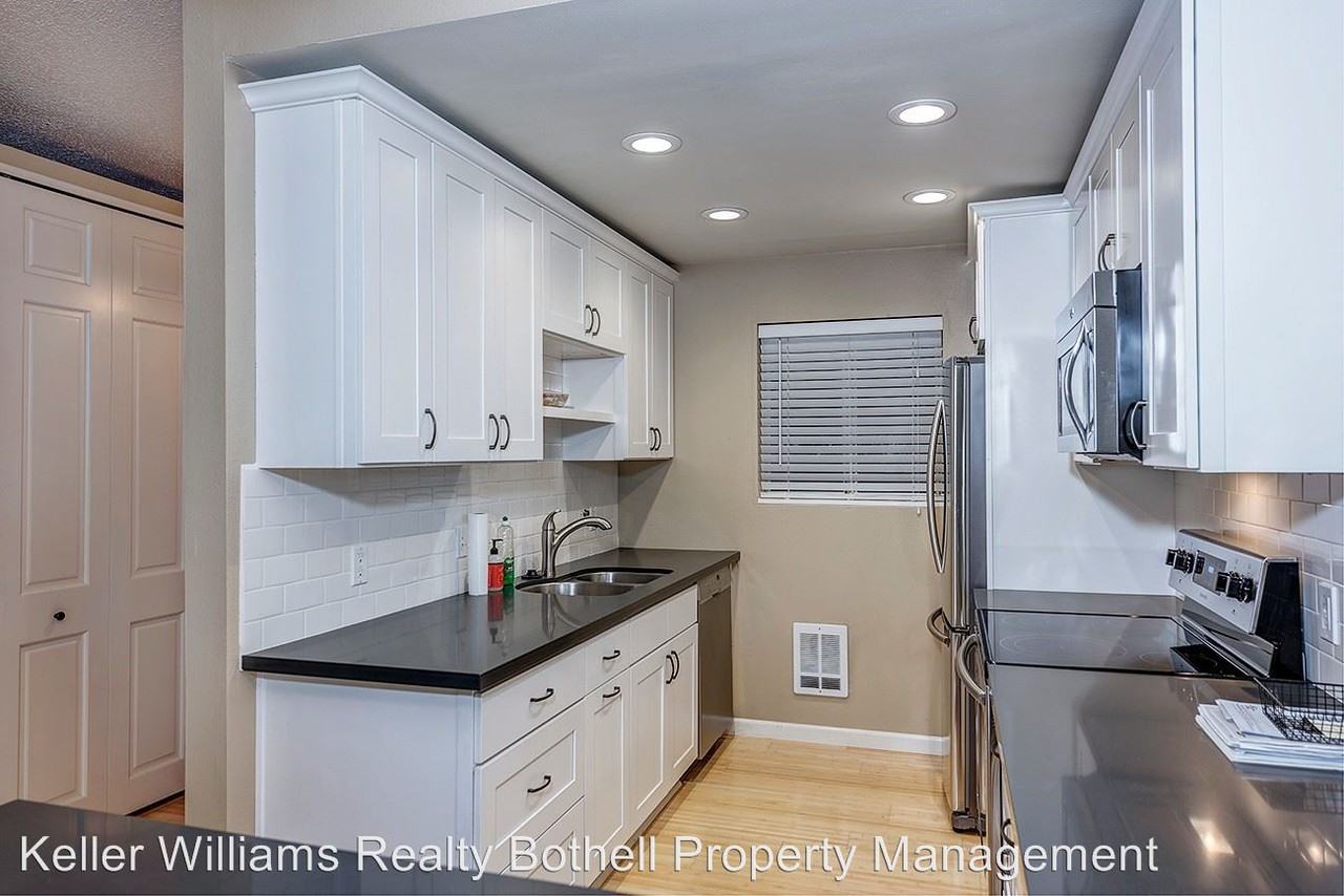 630 5th Ave S #1A - Photo 2 of 13