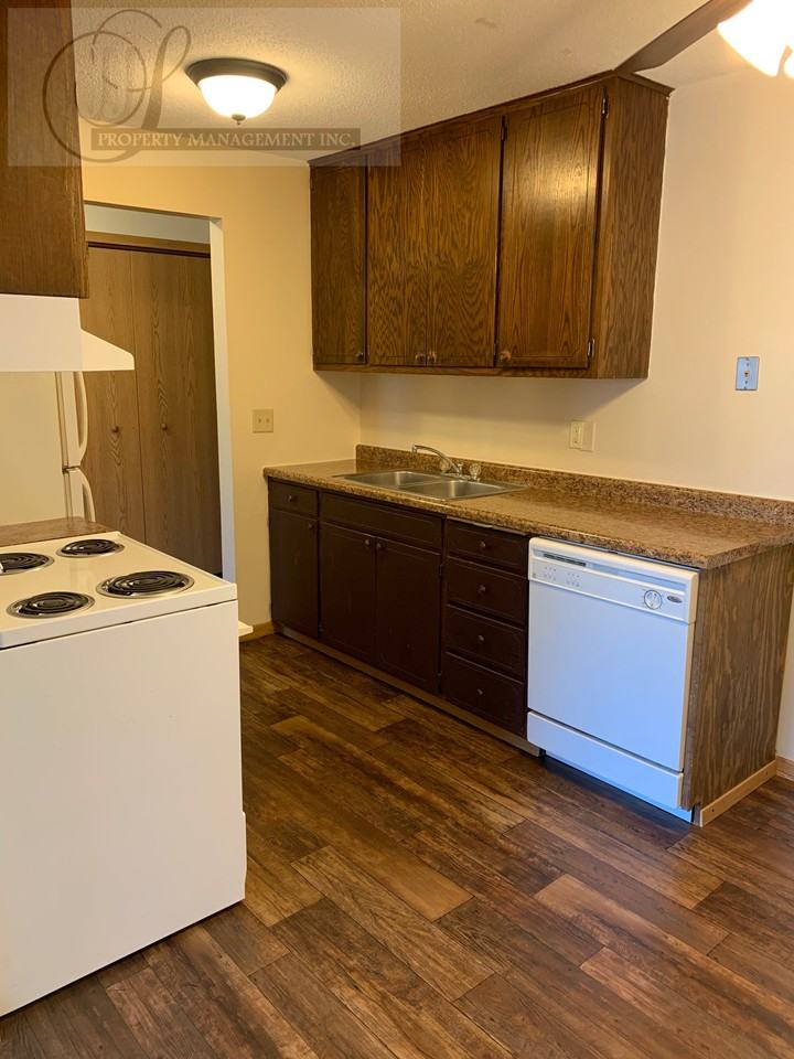 625 12th Avenue North - Photo 3 of 15