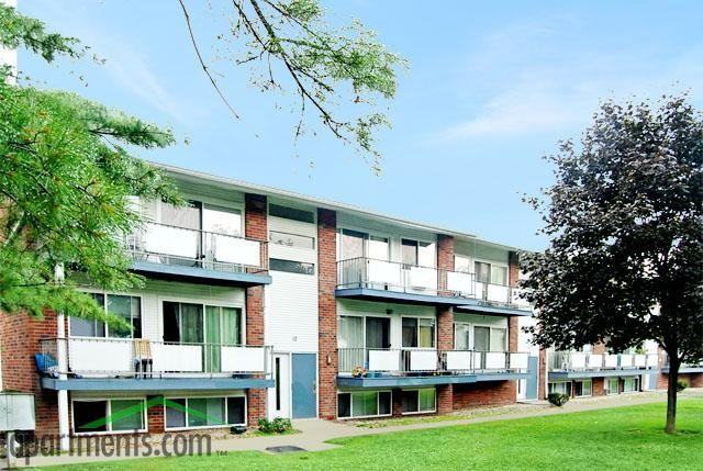 Windsor Court Apartments - Photo 2 of 9