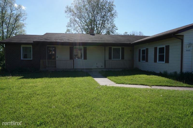 2665 Ridgecroft Dr SE - Photo 2 of 15