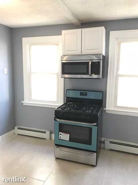 262 Highland St Fl 1 #Fl 1 - Photo 2 of 10