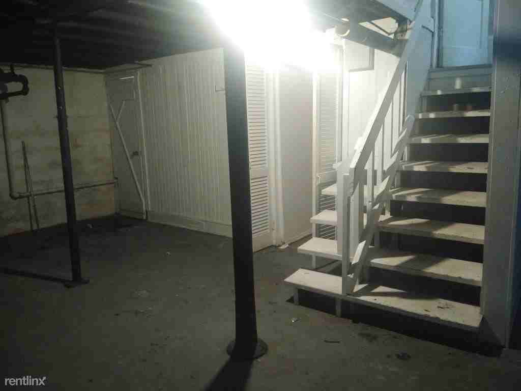 2103 Cottage Grove Ave - Photo 2 of 18