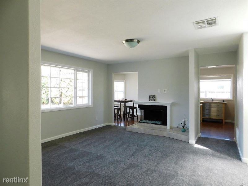 5047 Oakbrook Cir - Photo 3 of 6