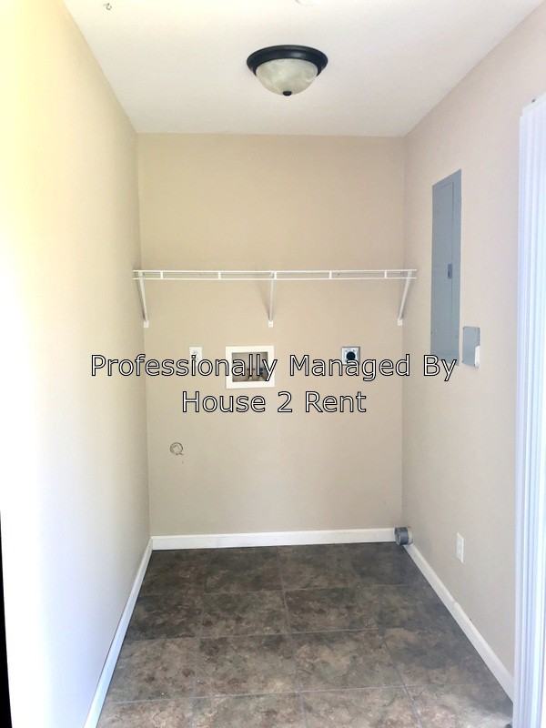 209 Wild Rose Ln #B - Photo 3 of 7