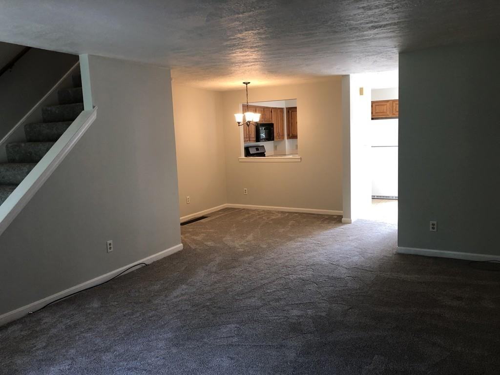 547 Washington St - Photo 3 of 22