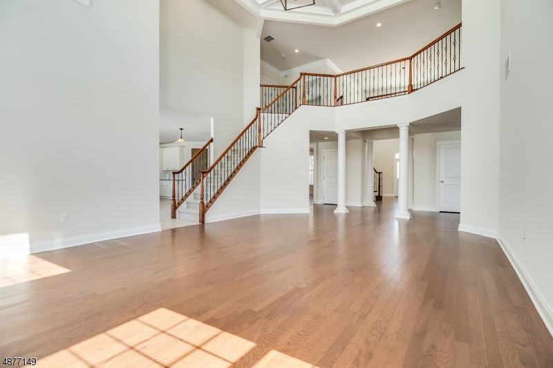 46 Balmoral Dr - Photo 3 of 25