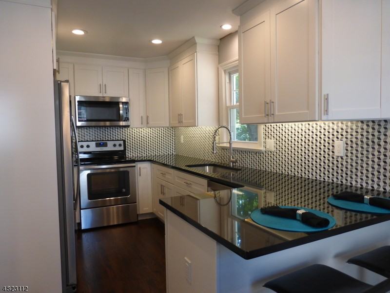 26 Adams Dr - Photo 3 of 22