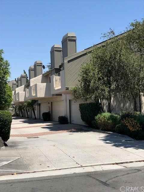 38 S Meridith Ave - Photo 2 of 14