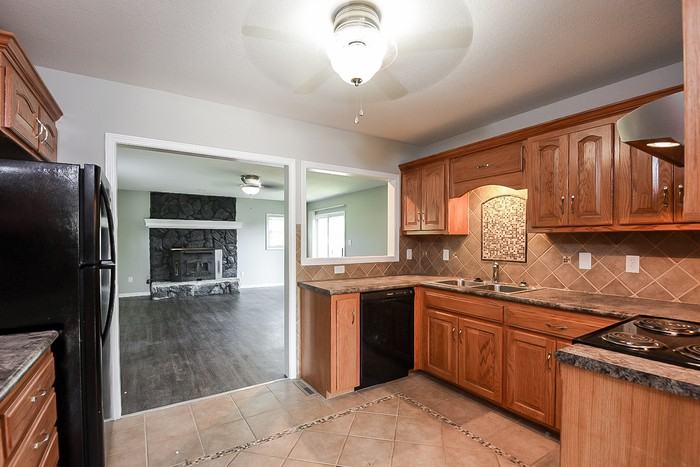 707 N Third St - Photo 3 of 9