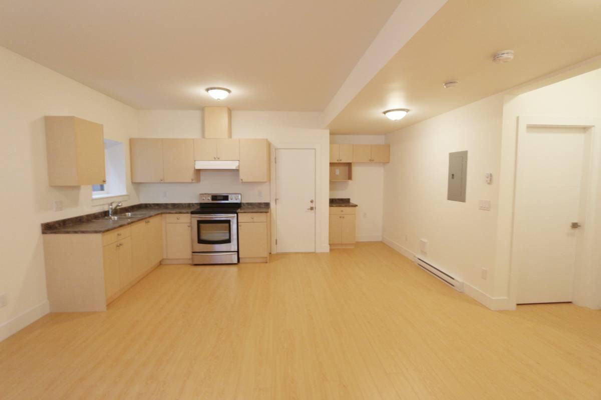 3395 Devonshire Avenue - Photo 2 of 9