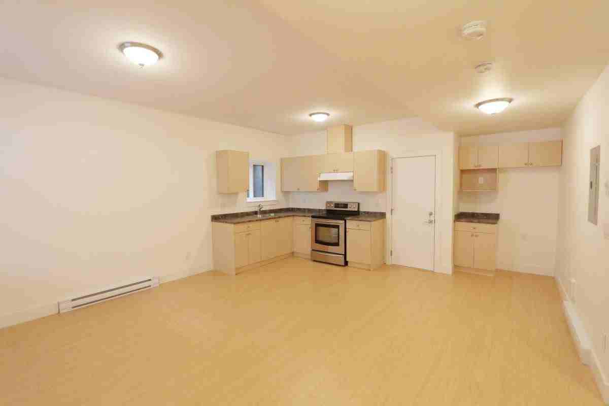 3395 Devonshire Avenue - Photo 3 of 9