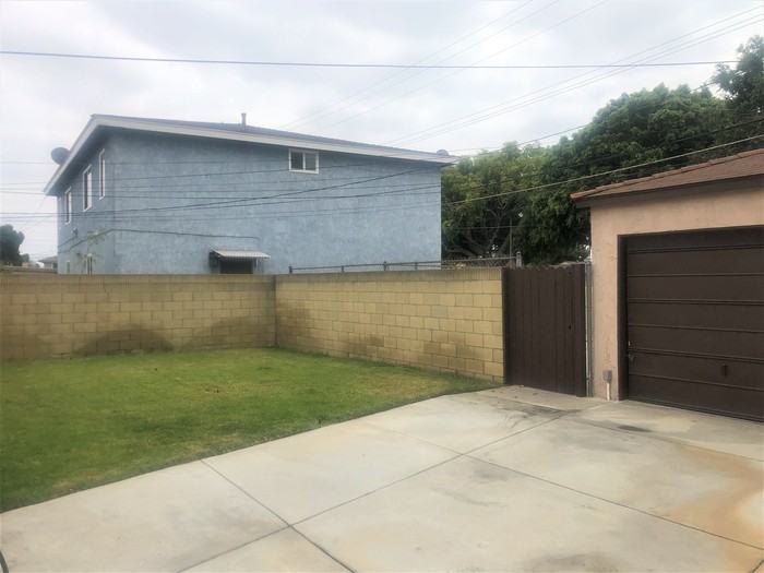 5634 Rocket St - Photo 3 of 22