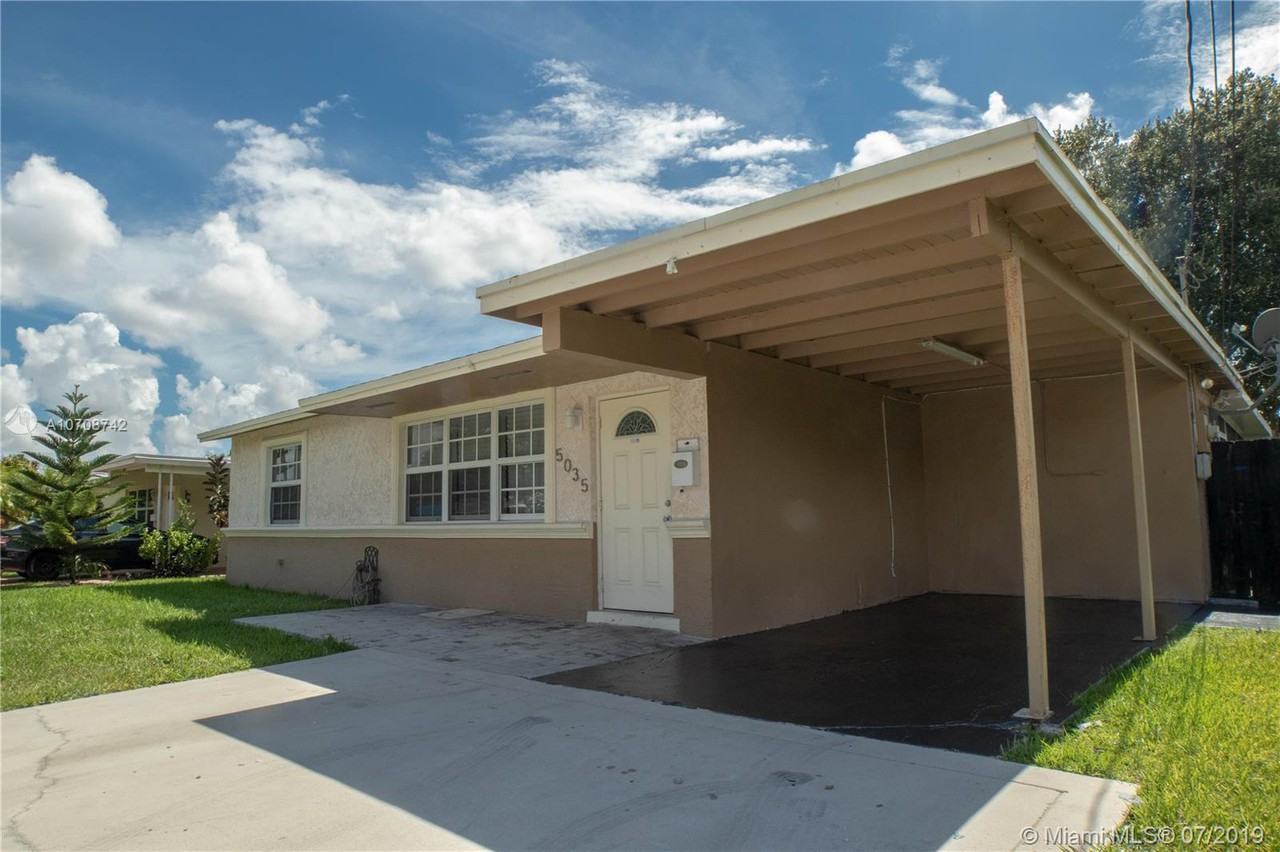 5035 Southwest 93rd Avenue - Photo 2 of 14