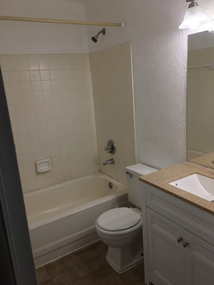 7212 Creekview Dr - Photo 3 of 6