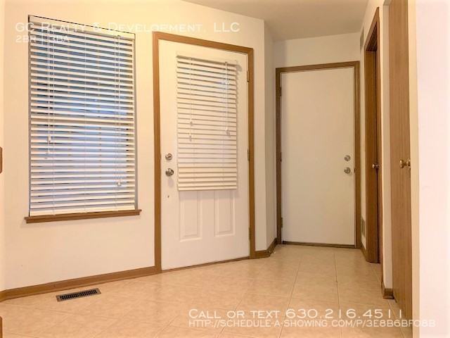 724 Shady Oaks Ct - Photo 2 of 13