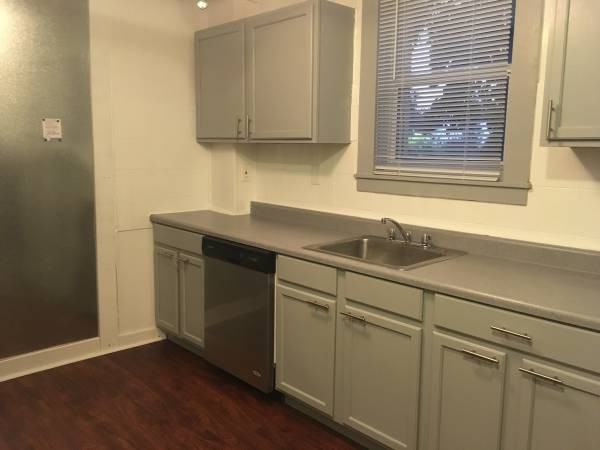 1201 E Newark Ave #01 - Photo 3 of 10