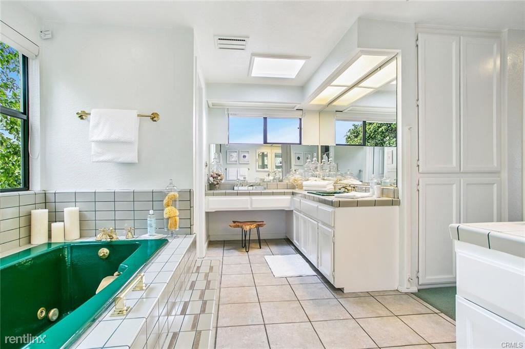 317 Auburn Ave - Photo 3 of 10