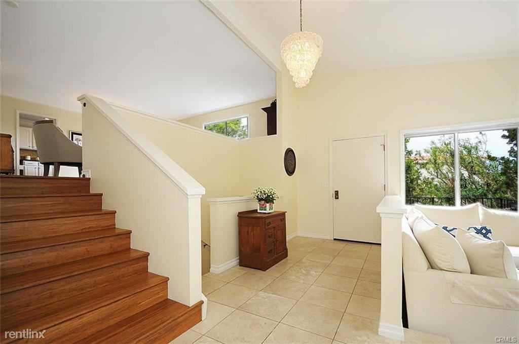 28100 Ridgefern Ct #48 - Photo 2 of 10