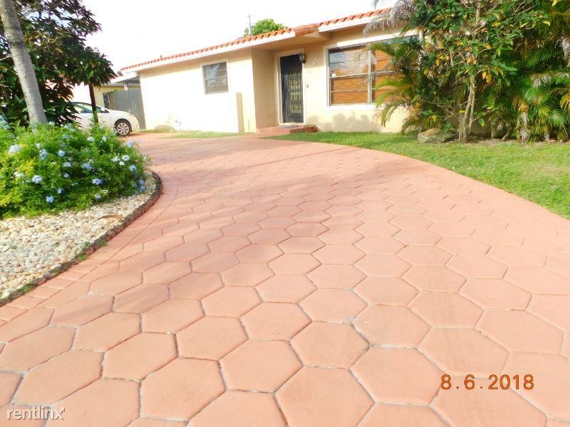 6541 W 12th Ct - Photo 2 of 17