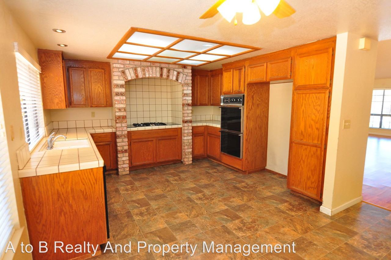 1051 Sunrise Dr - Photo 2 of 15