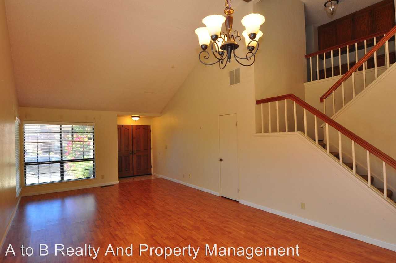1051 Sunrise Dr - Photo 3 of 15